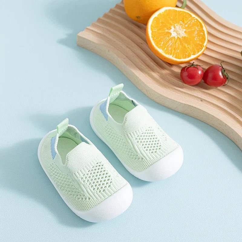 anti-slip-shoe-socks-for-kids-41191292_3.jpg